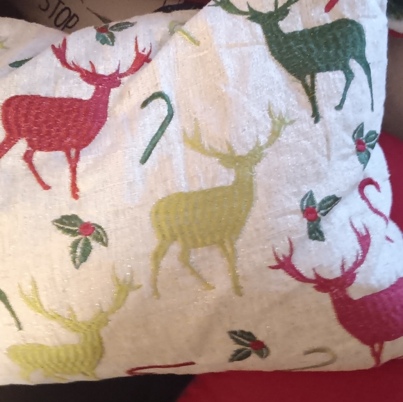 High quality embroidered christmas cushions - Picture 15 of 16